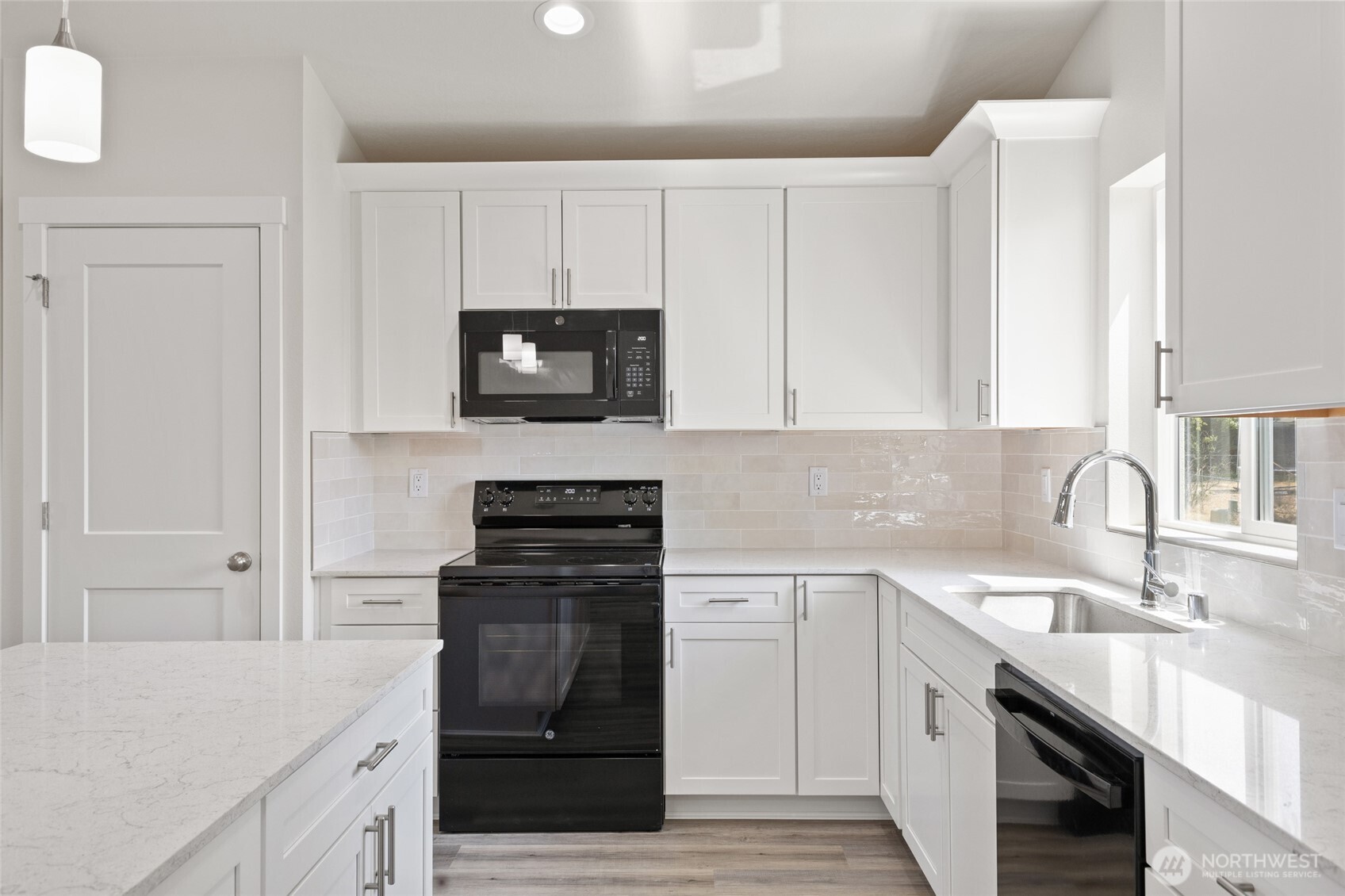 523 Dorsing Street , Moses Lake, WA 98837