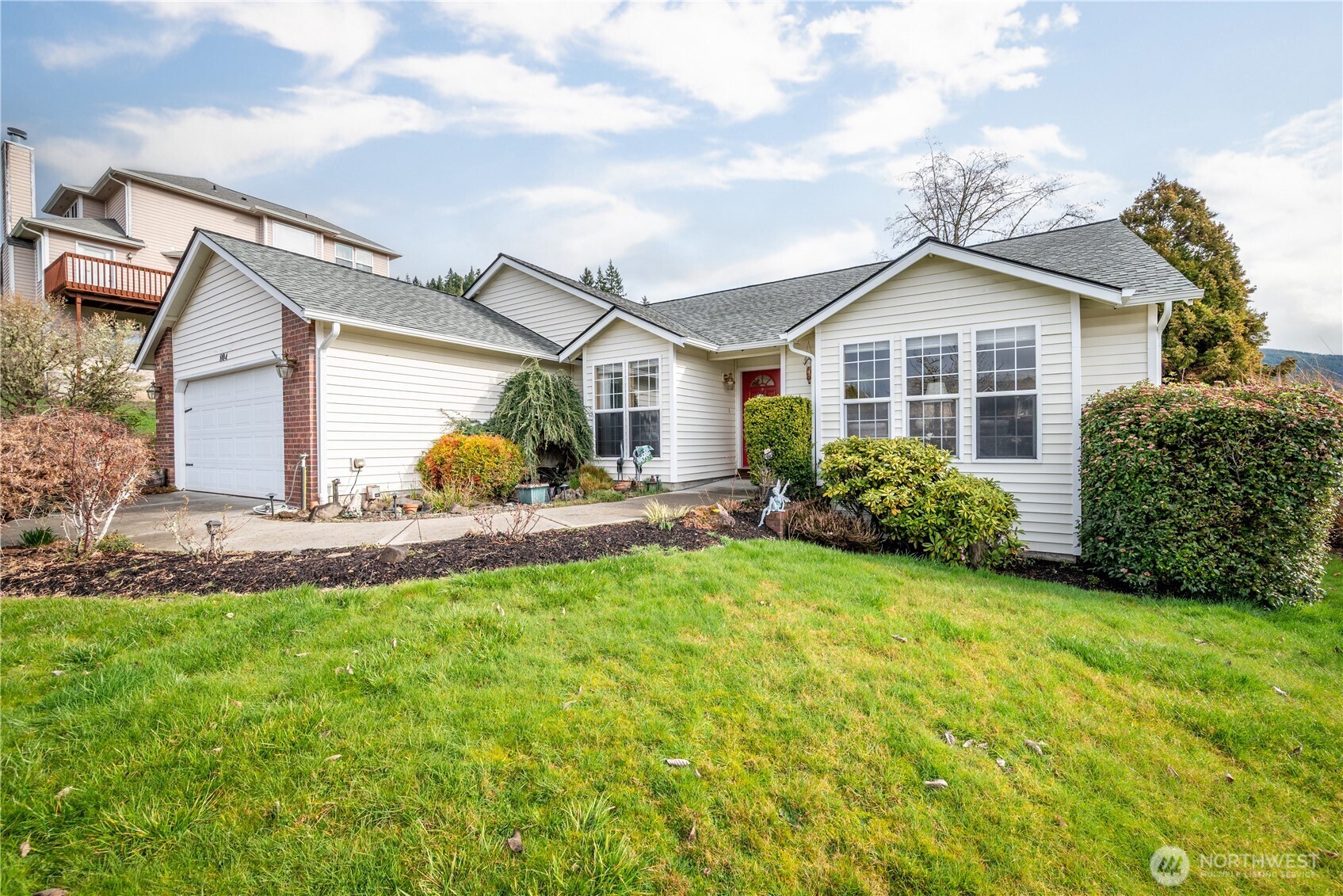 804 Edinburgh Court , Kelso, WA 98626