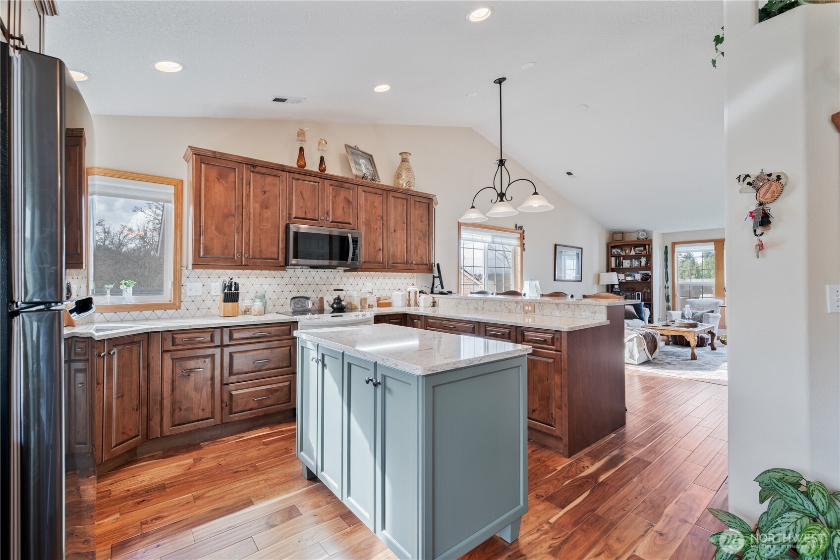 804 Edinburgh Court , Kelso, WA 98626