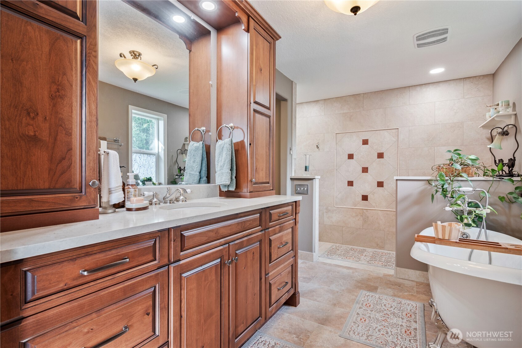 804 Edinburgh Court , Kelso, WA 98626