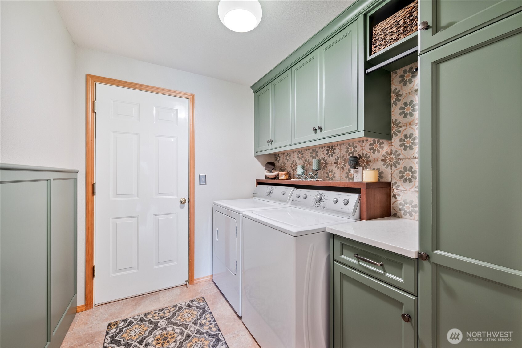 804 Edinburgh Court , Kelso, WA 98626