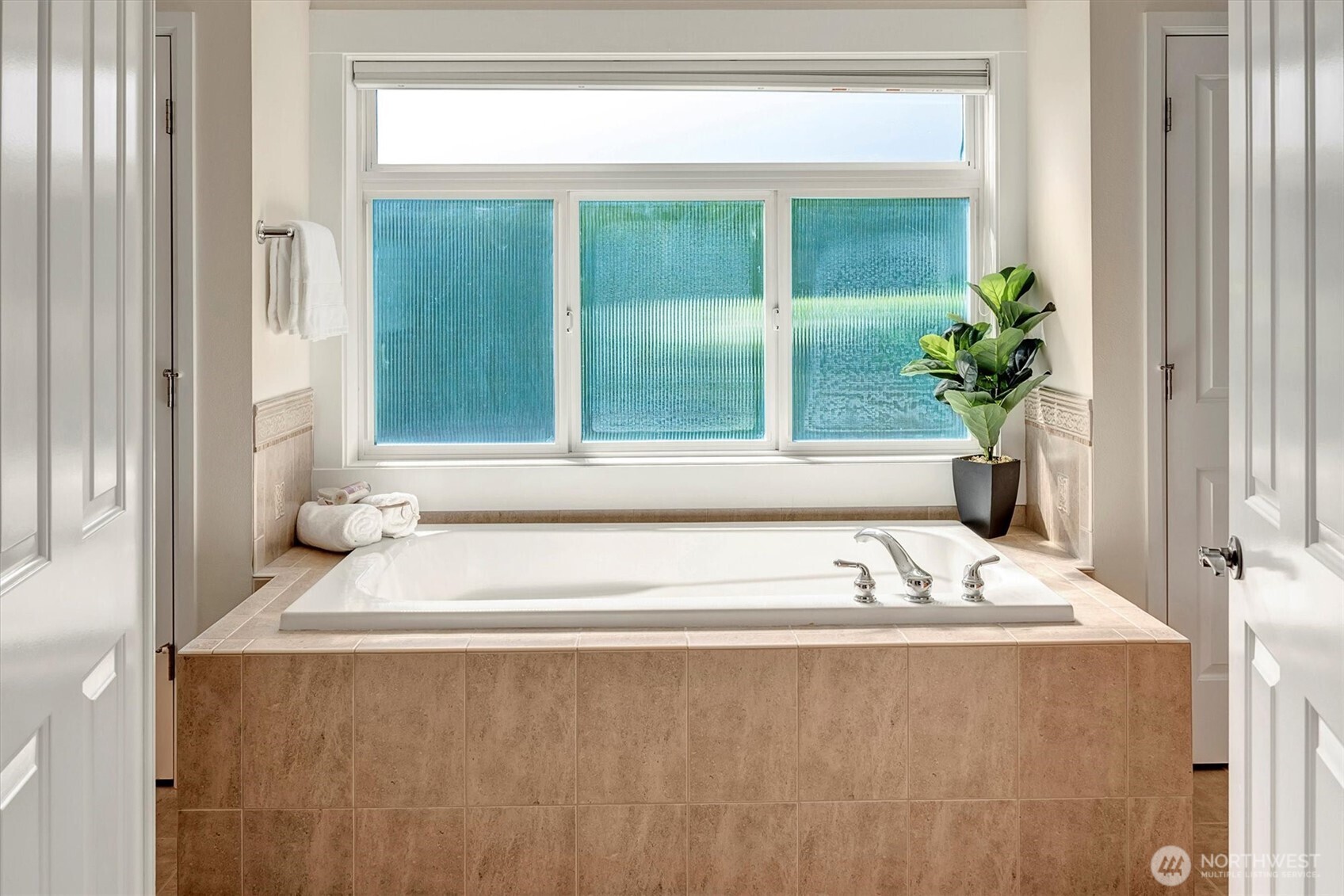 412 15th Avenue , Kirkland, WA 98033