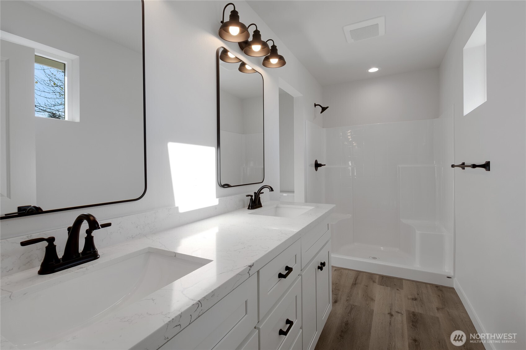 10707 8th Ave Ct S , Tacoma, WA 98444