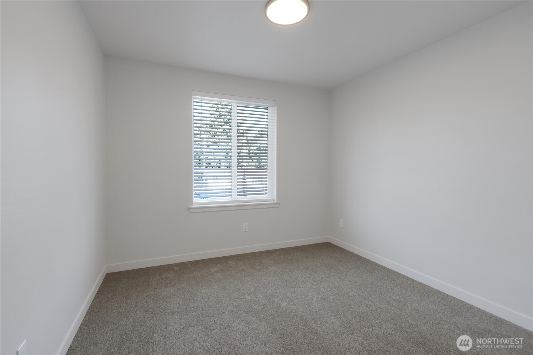 10707 8th Ave Ct S , Tacoma, WA 98444