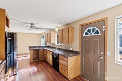 23829 SE 208th St , Maple Valley, WA 98038 - Photo 12