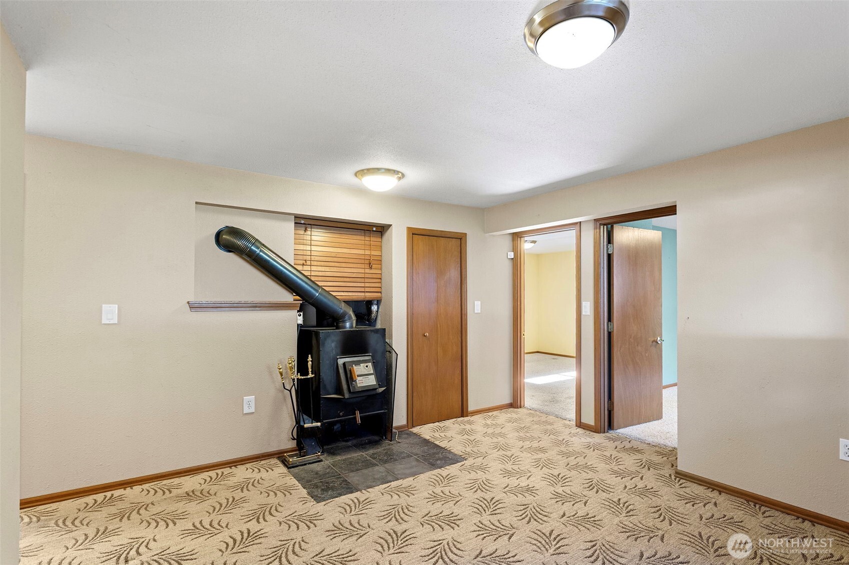 23829 SE 208th St , Maple Valley, WA 98038