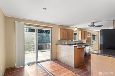 23829 SE 208th St , Maple Valley, WA 98038 - Photo 9