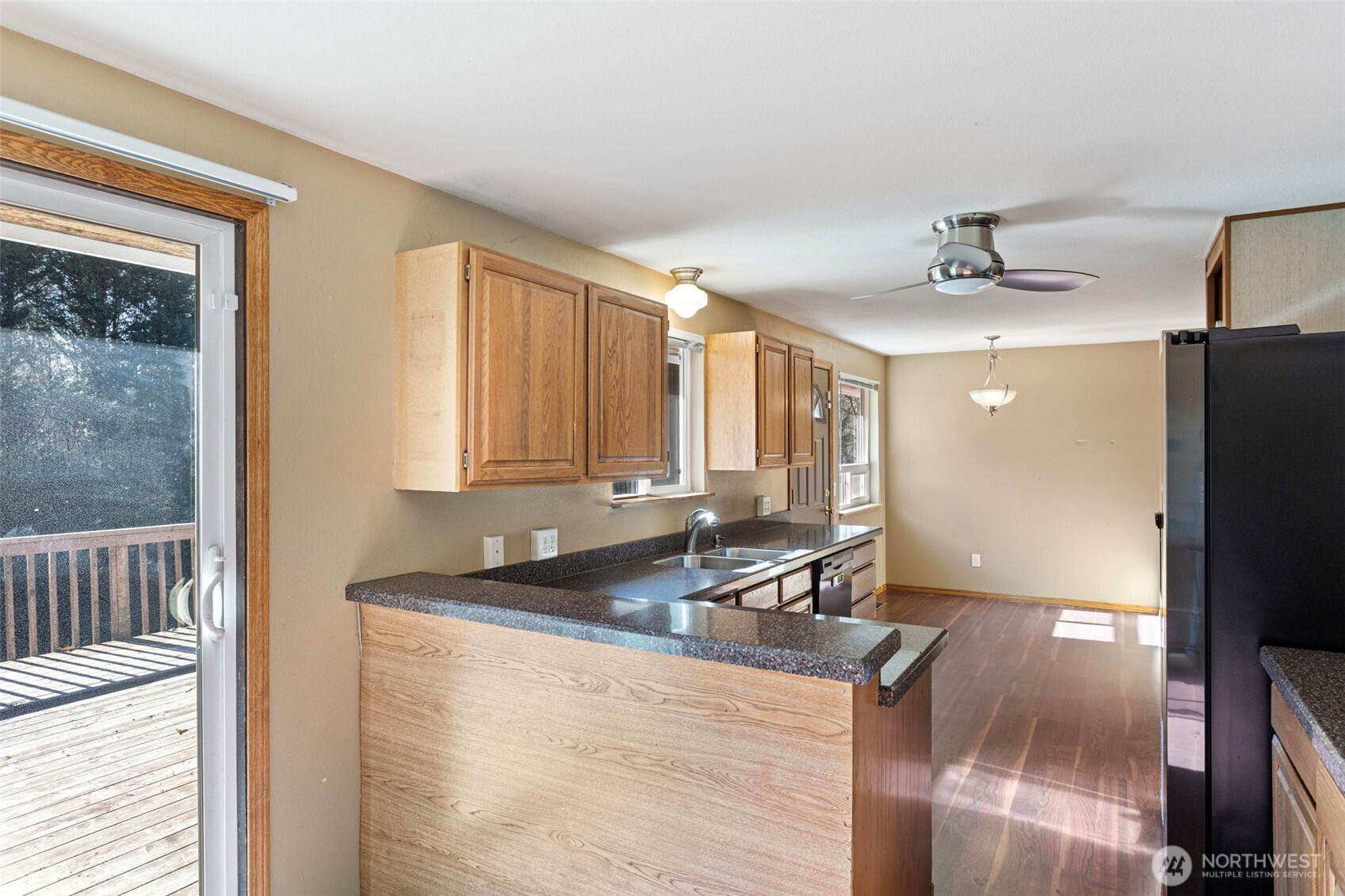 23829 SE 208th St , Maple Valley, WA 98038