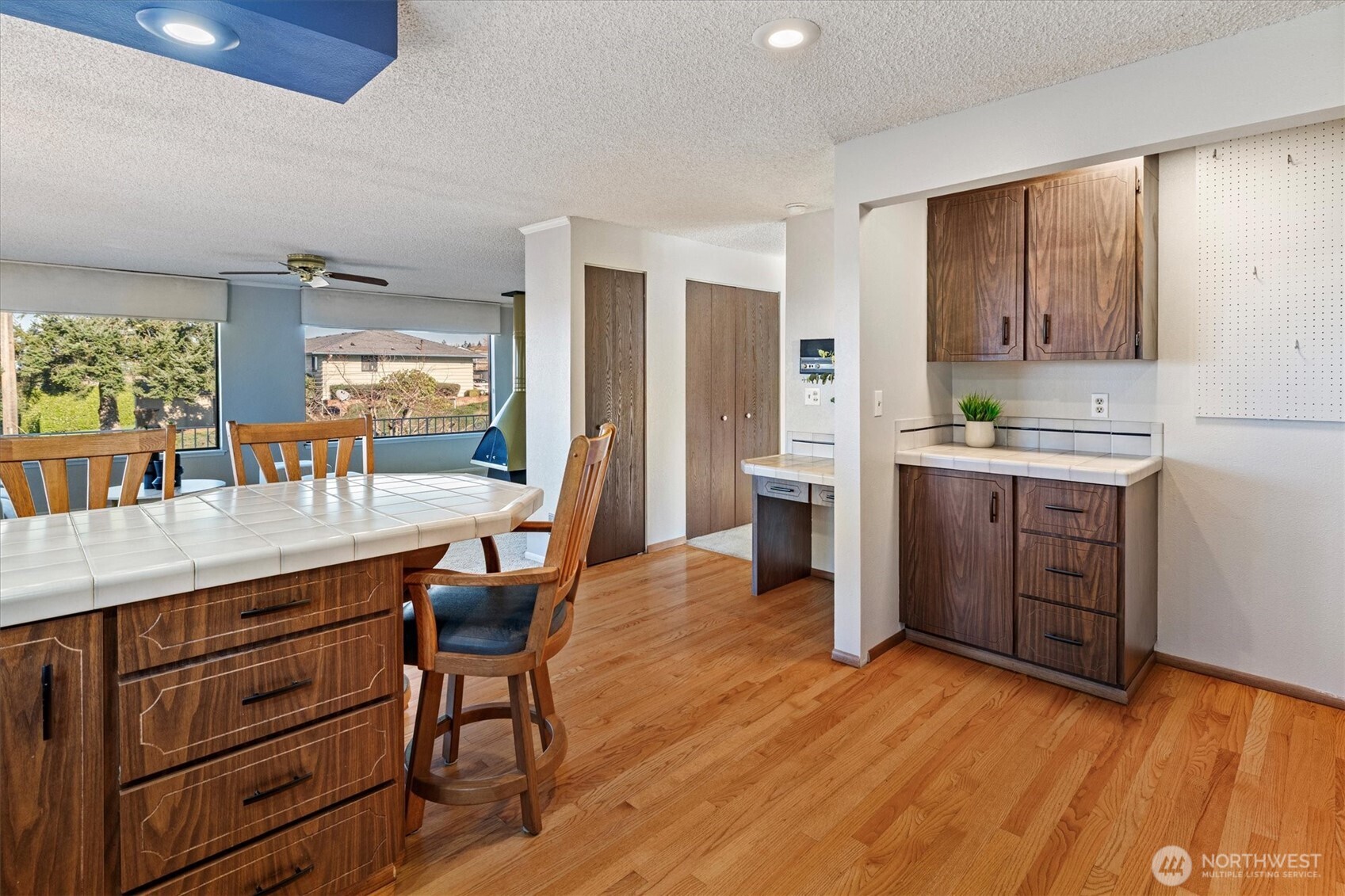 7916 19th St W , Tacoma, WA 98466