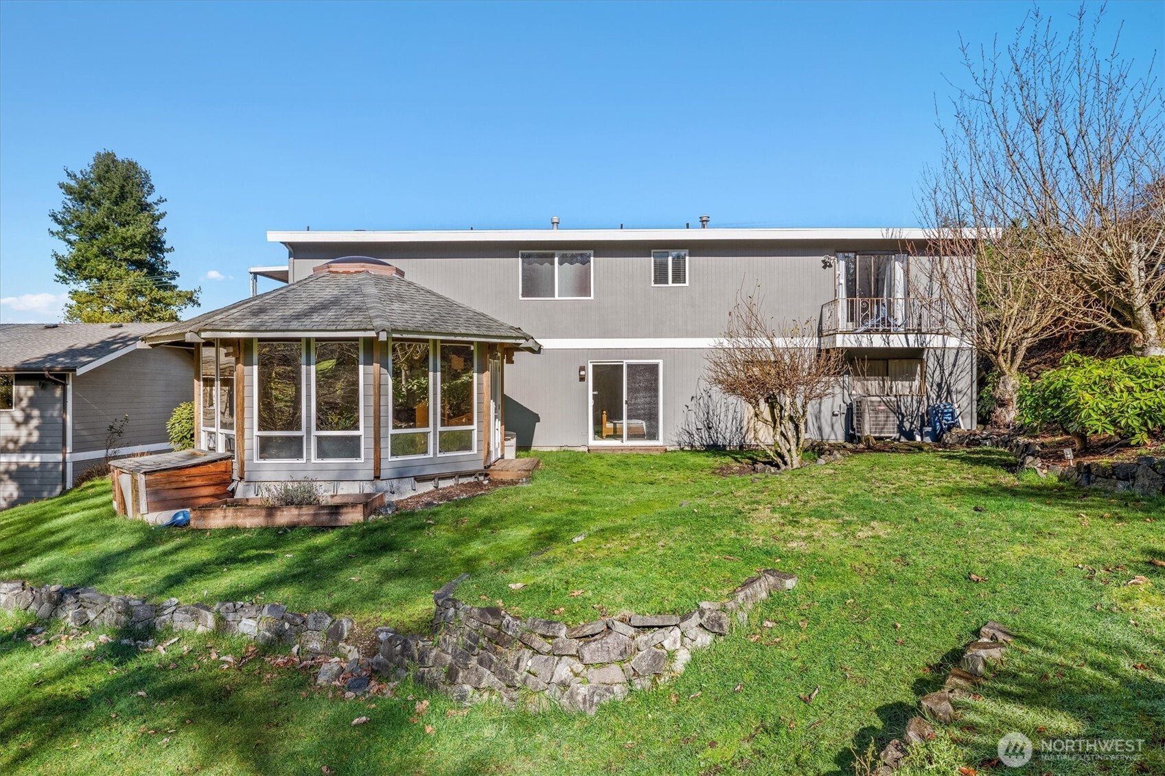 7916 19th St W , Tacoma, WA 98466