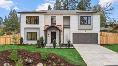 10789 SE 10th Street , Bellevue, WA 98004