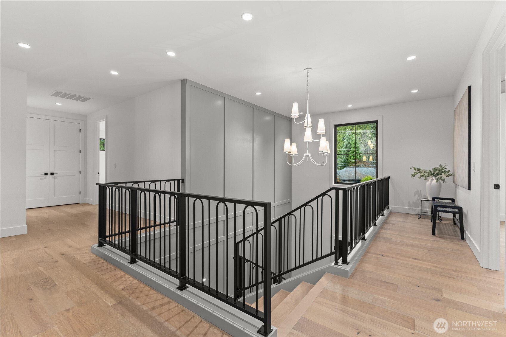 10789 SE 10th Street , Bellevue, WA 98004