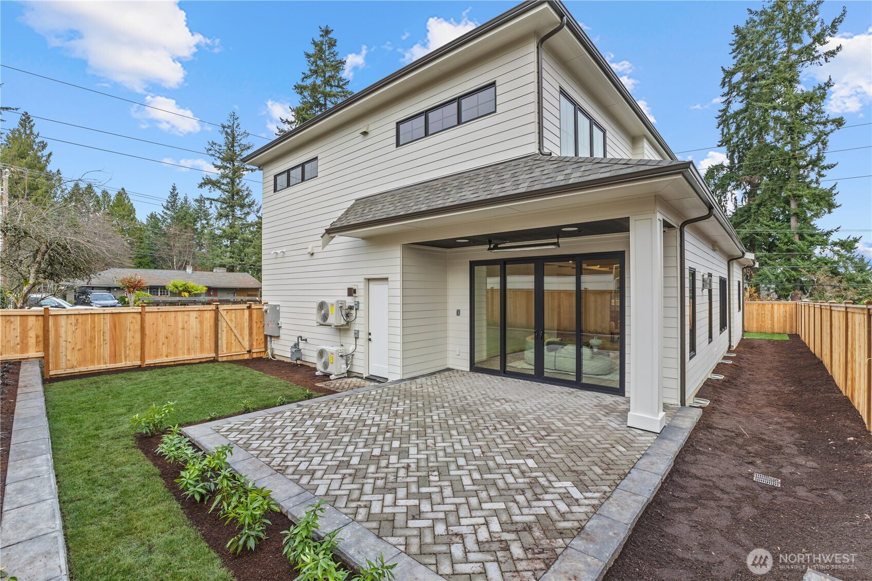 10789 SE 10th Street , Bellevue, WA 98004
