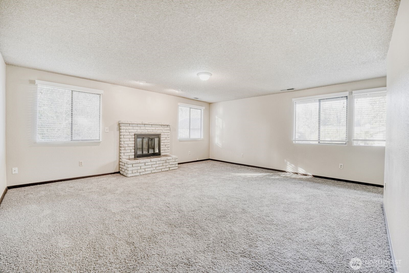 8220 64th Street Ct W, University Place, WA 98467