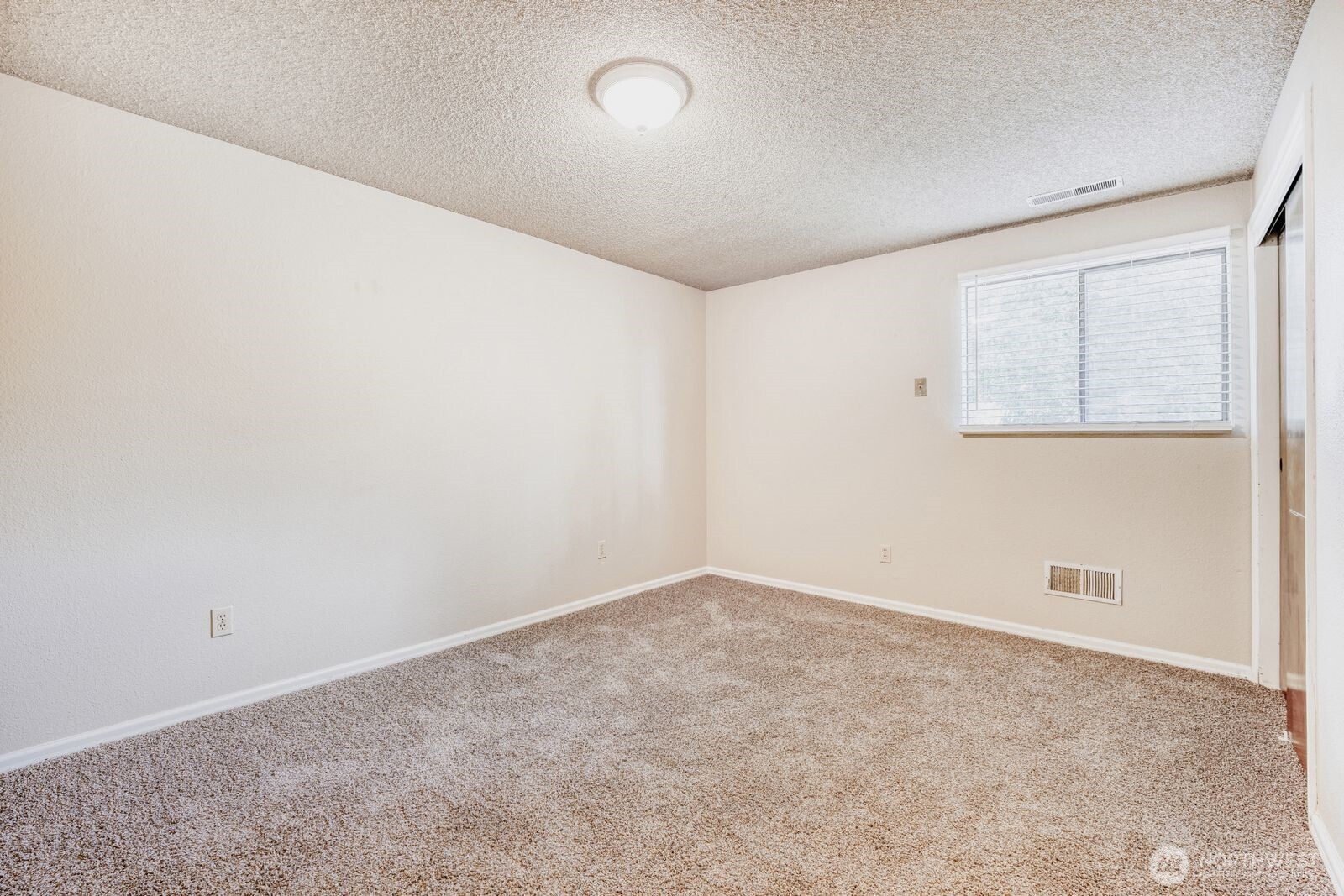 8220 64th Street Ct W, University Place, WA 98467