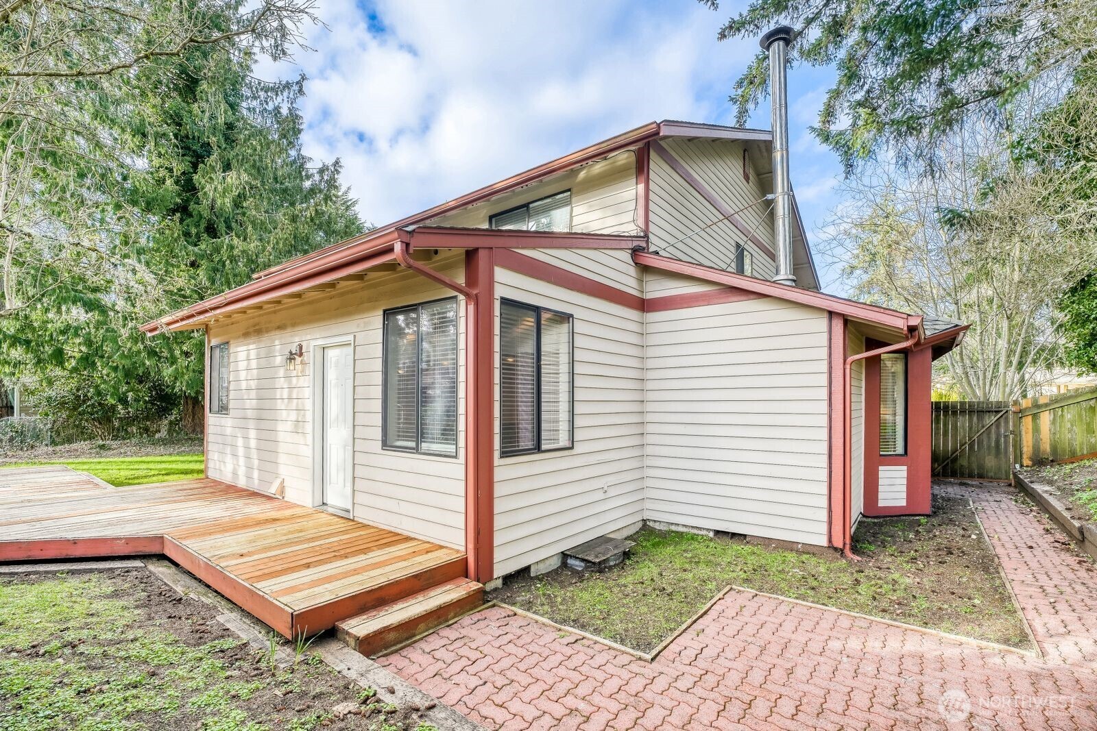 8220 64th Street Ct W, University Place, WA 98467