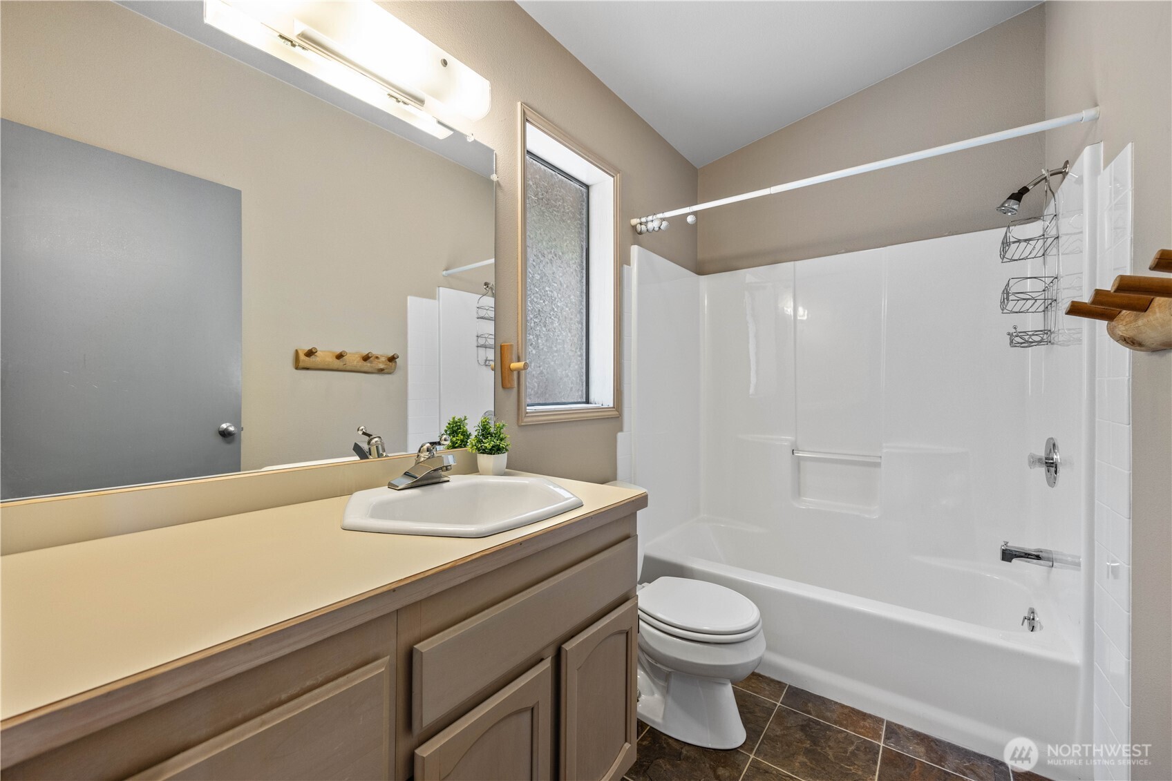 3150 S Lakeshore Road , Chelan, WA 98816