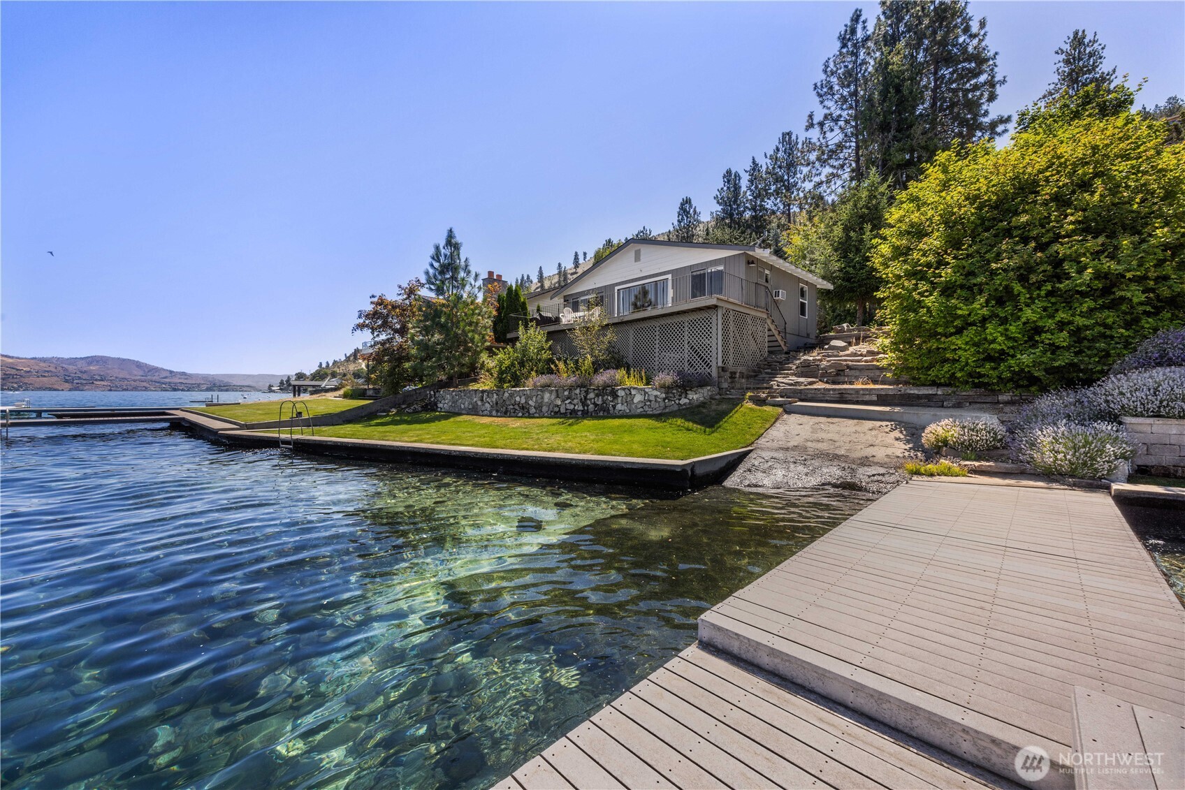 3132 S Lakeshore Road , Chelan, WA 98816