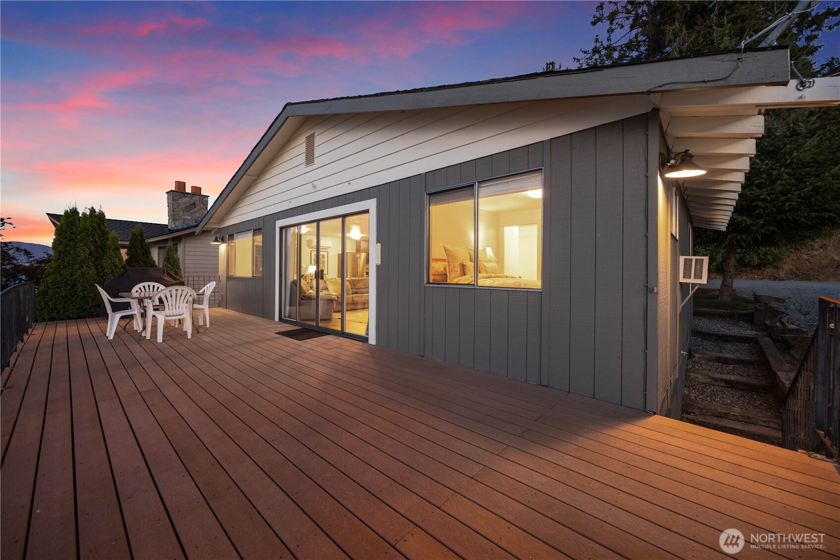 3132 S Lakeshore Road , Chelan, WA 98816