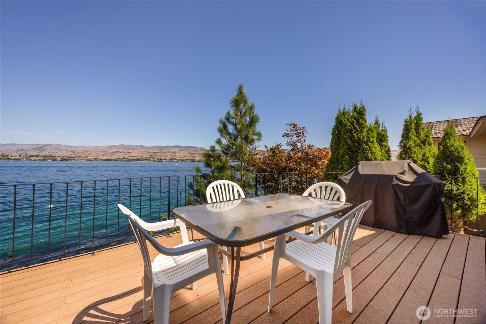 3132 S Lakeshore Road , Chelan, WA 98816
