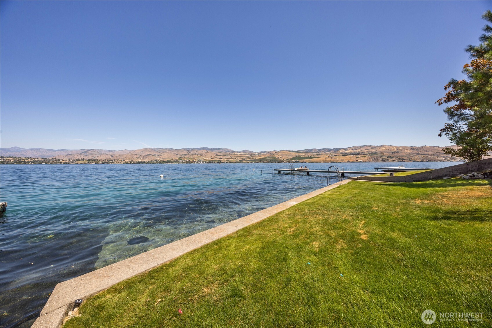 3132 S Lakeshore Road , Chelan, WA 98816