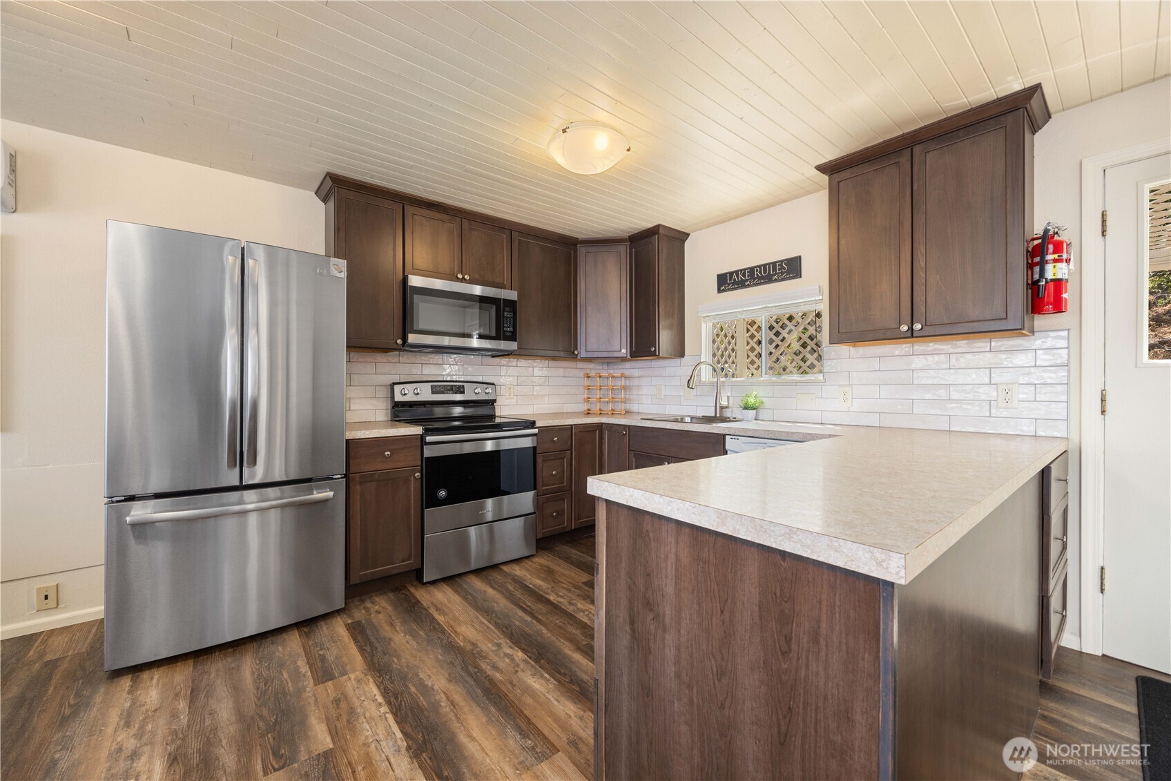 3132 S Lakeshore Road , Chelan, WA 98816