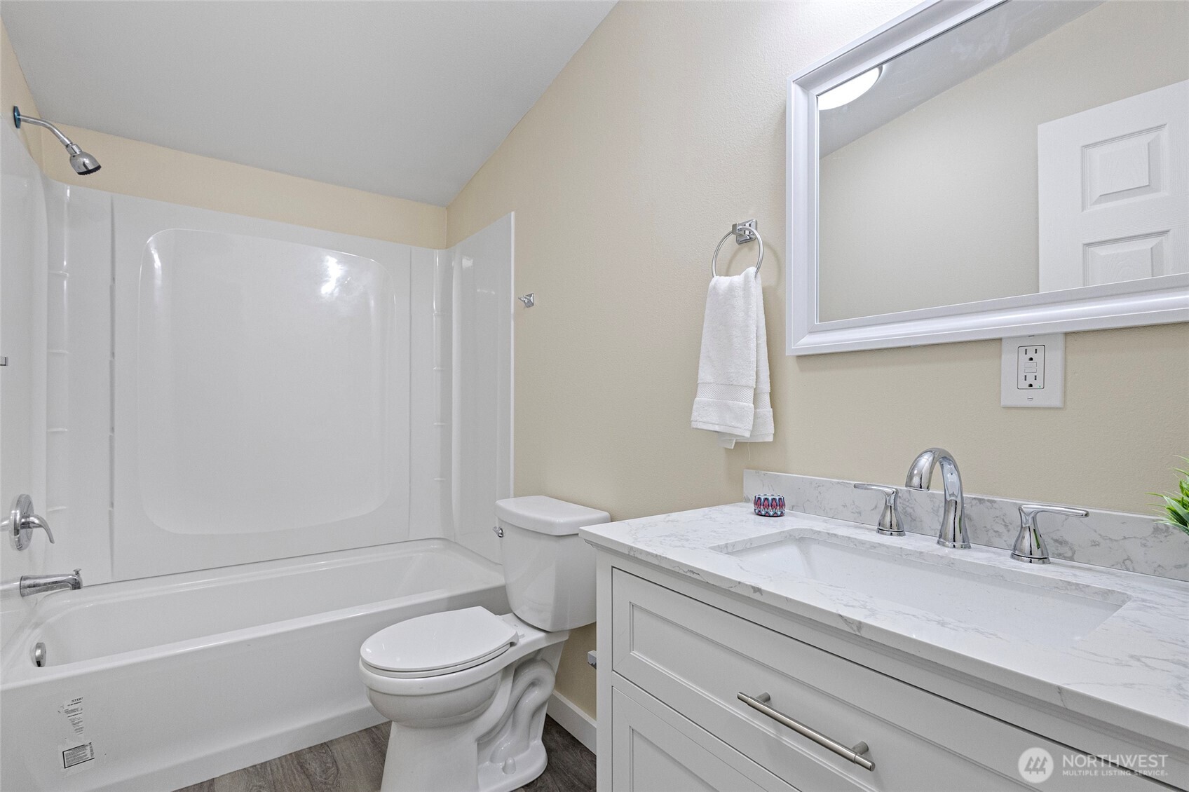 1320 N Oak Harbor Street #1, Oak Harbor, WA 98277