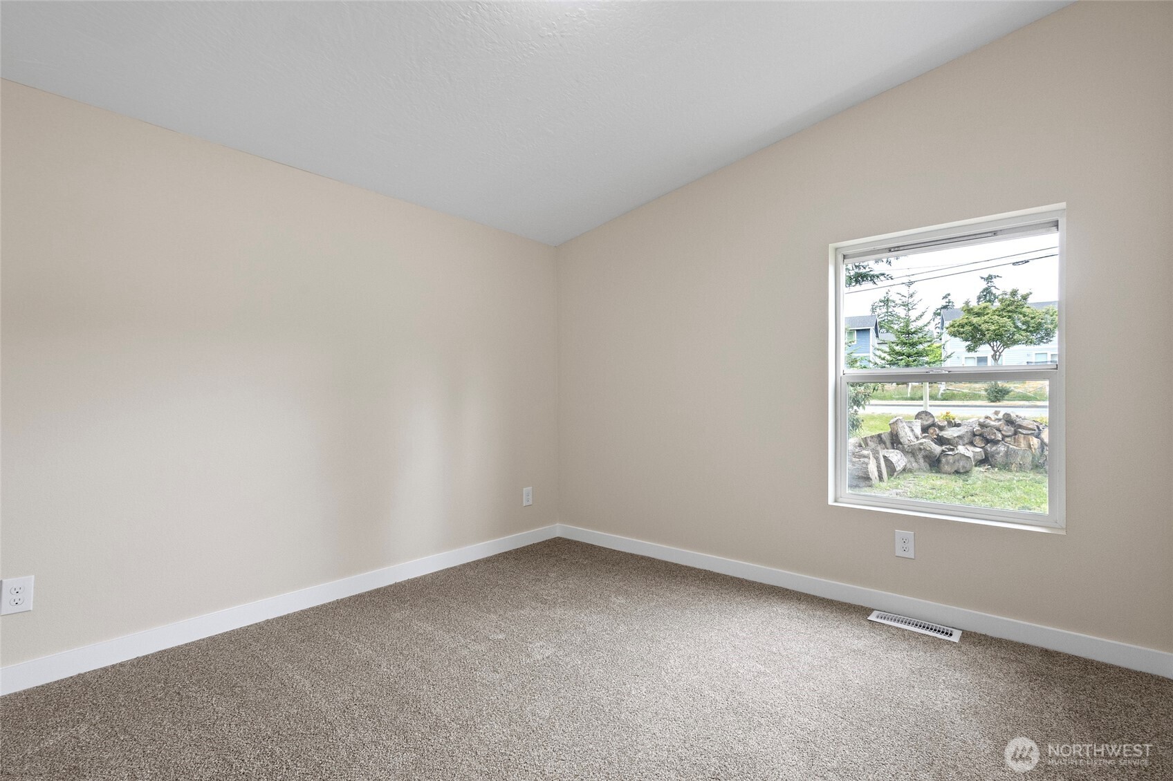 1320 N Oak Harbor Street #1, Oak Harbor, WA 98277