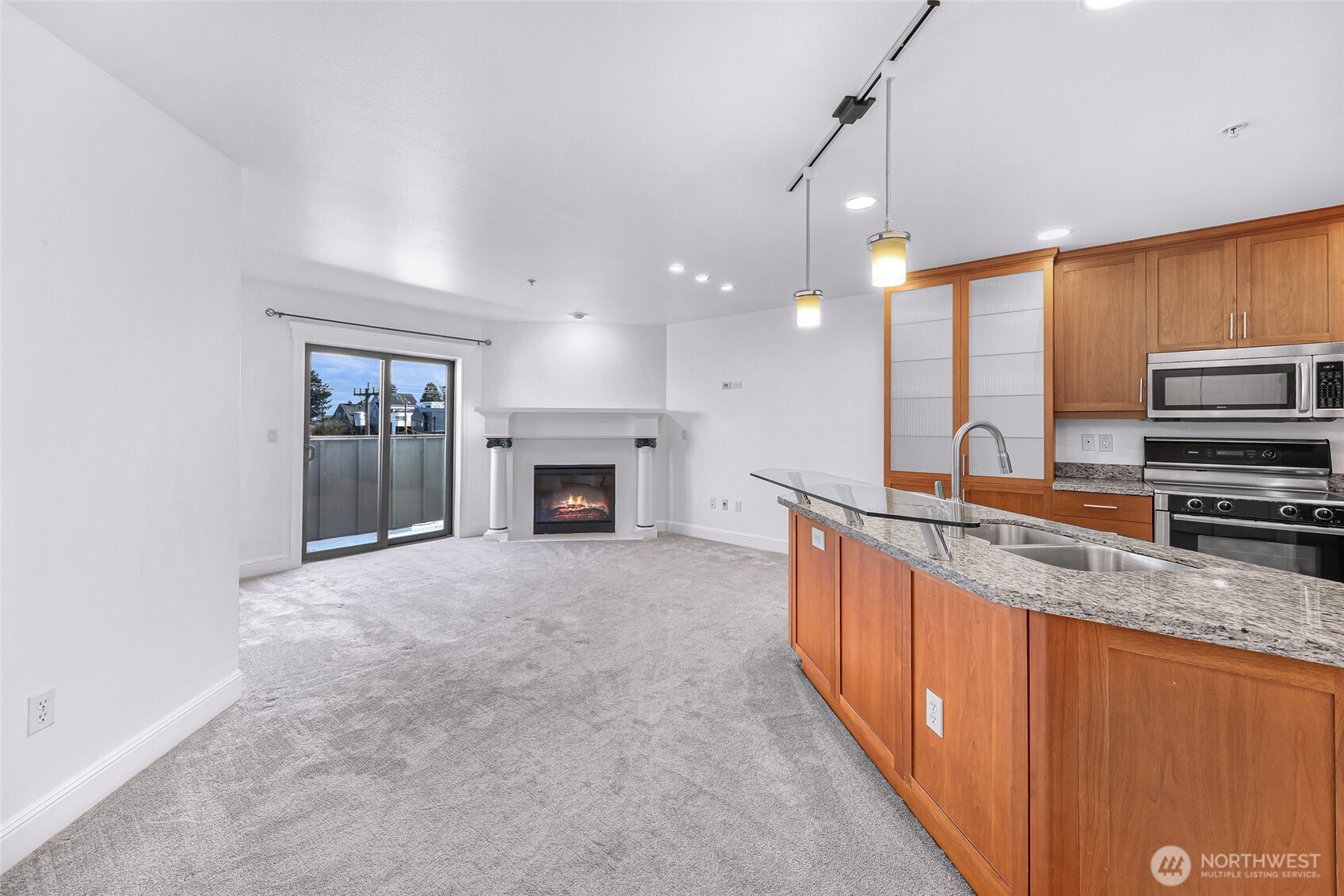 3150 W Government Way #407, Seattle, WA 98199