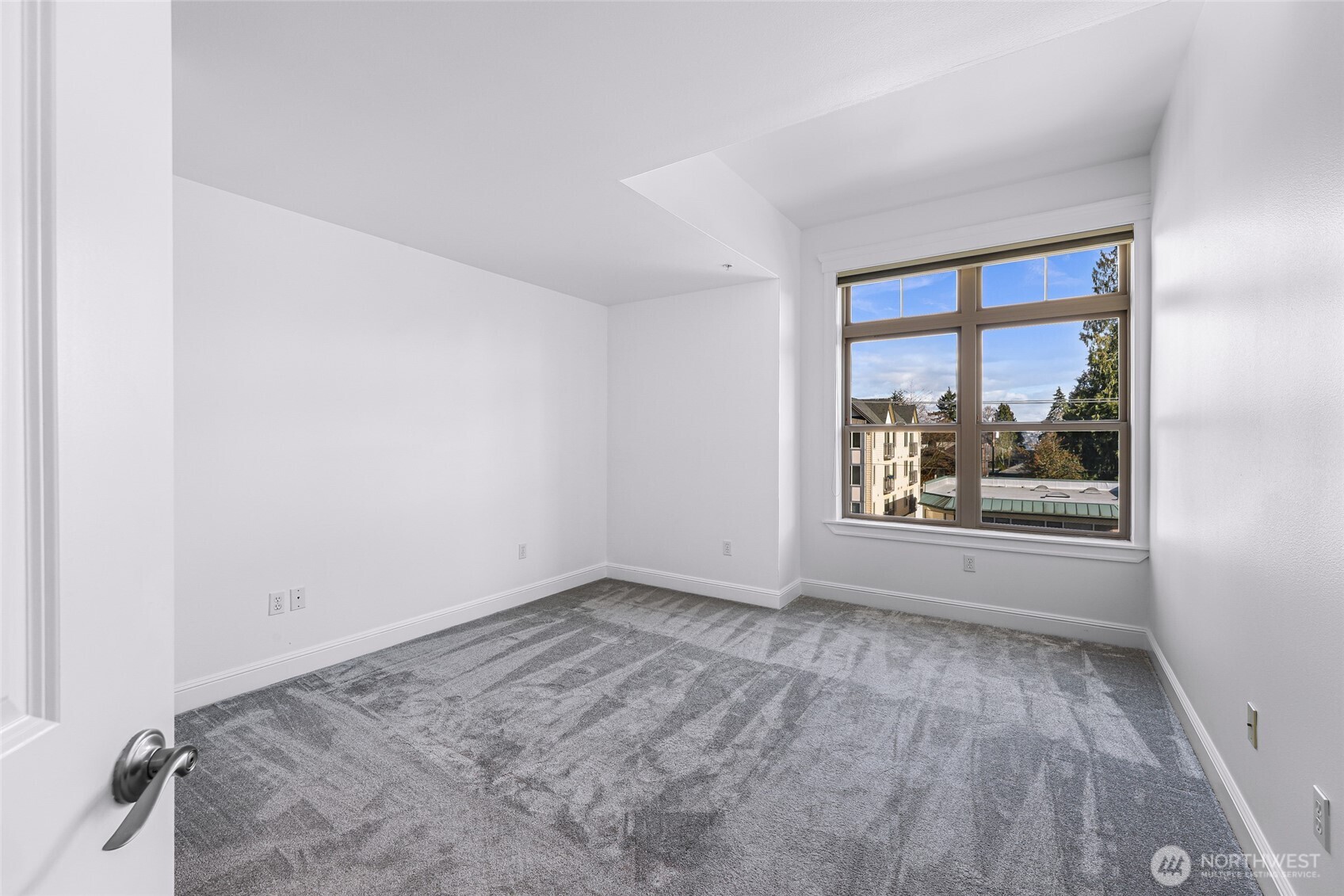 3150 W Government Way #407, Seattle, WA 98199