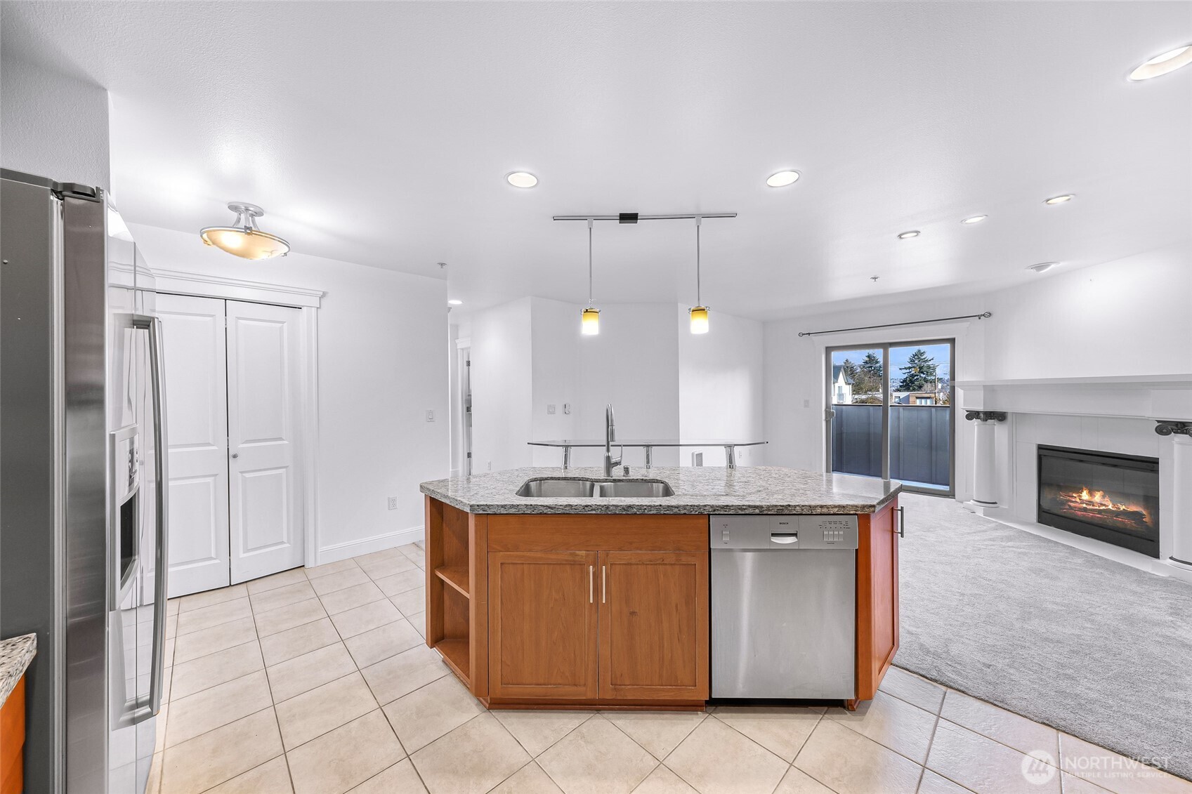 3150 W Government Way #407, Seattle, WA 98199