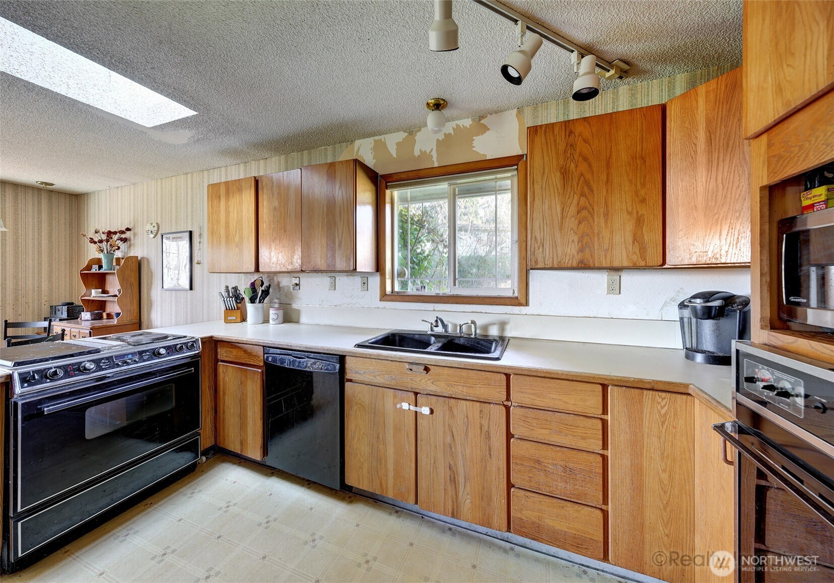 1703 Allen Street , Kelso, WA 98626