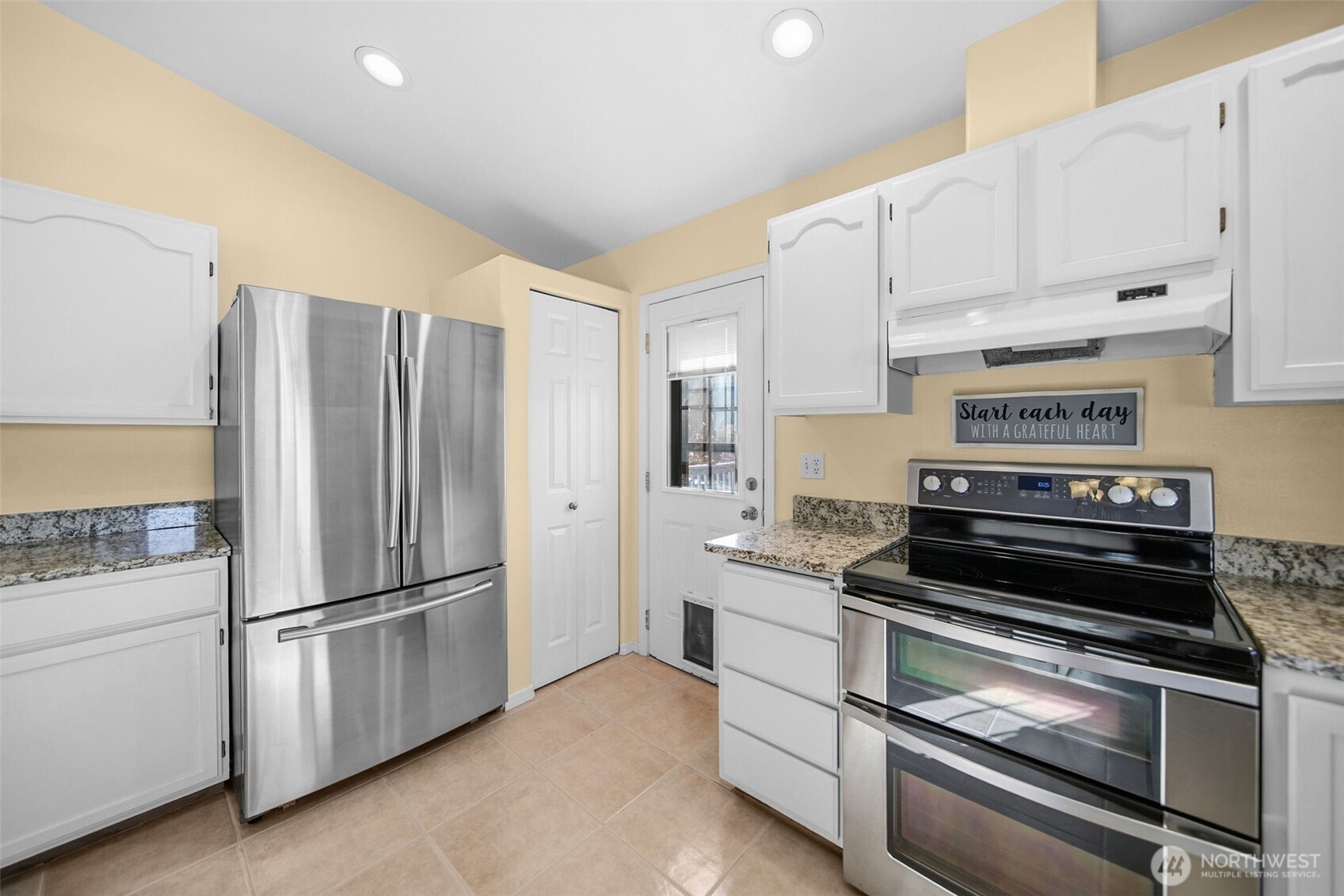 1816 NE 3rd Street , East Wenatchee, WA 98802