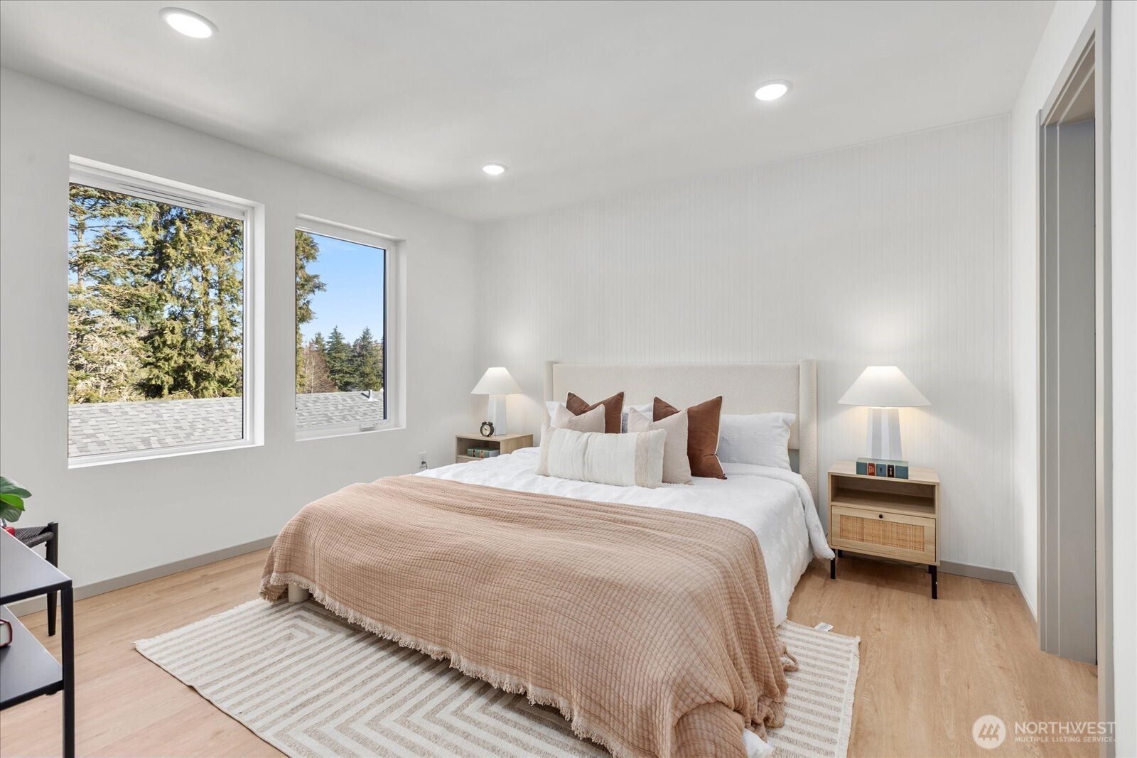 4104 49th Avenue SW #B, Seattle, WA 98116