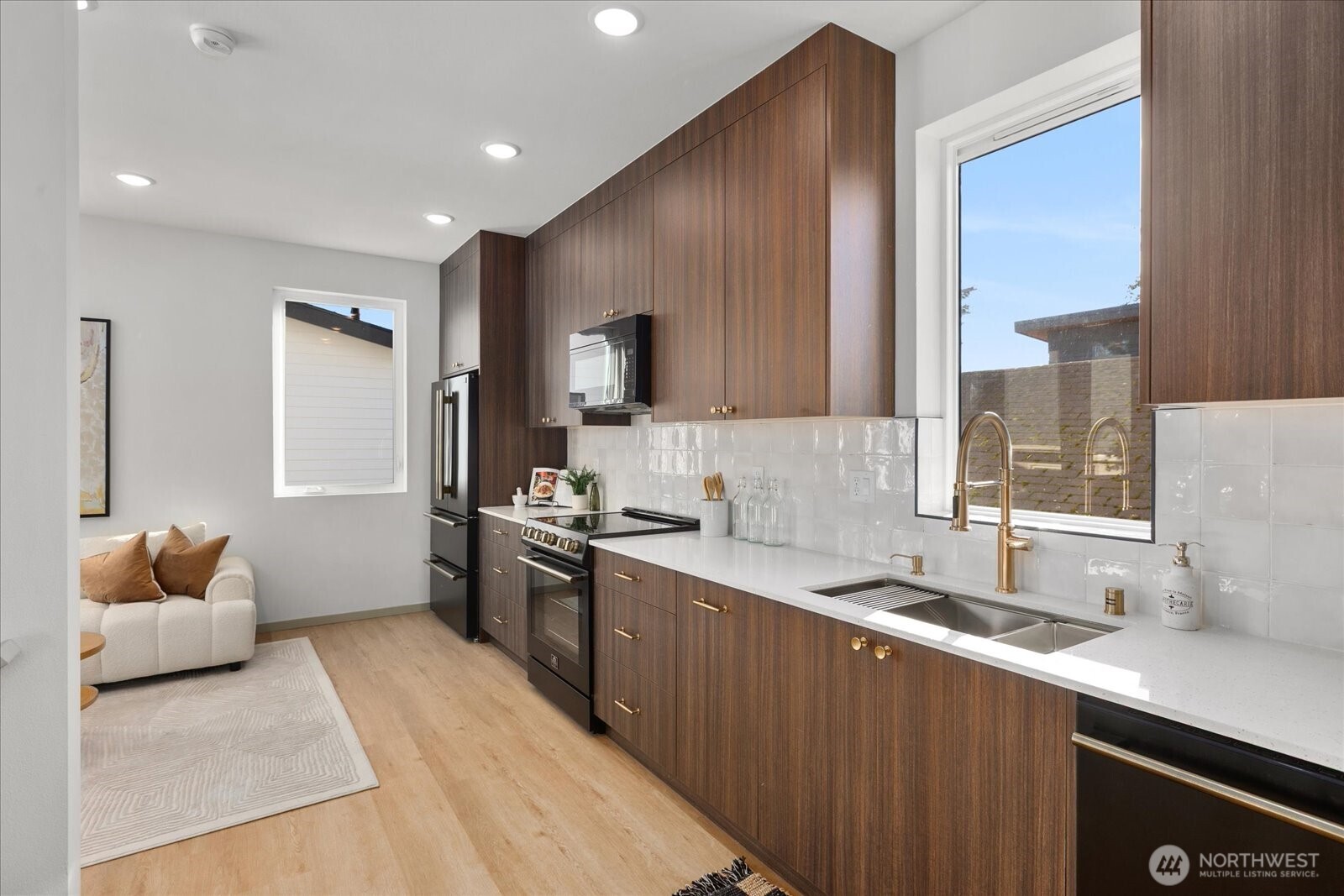 4104 49th Avenue SW #B, Seattle, WA 98116