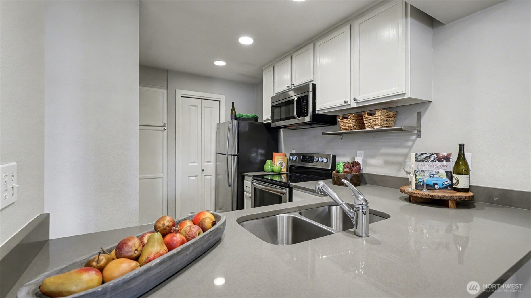 4116 58th Place SW #A, Seattle, WA 98116