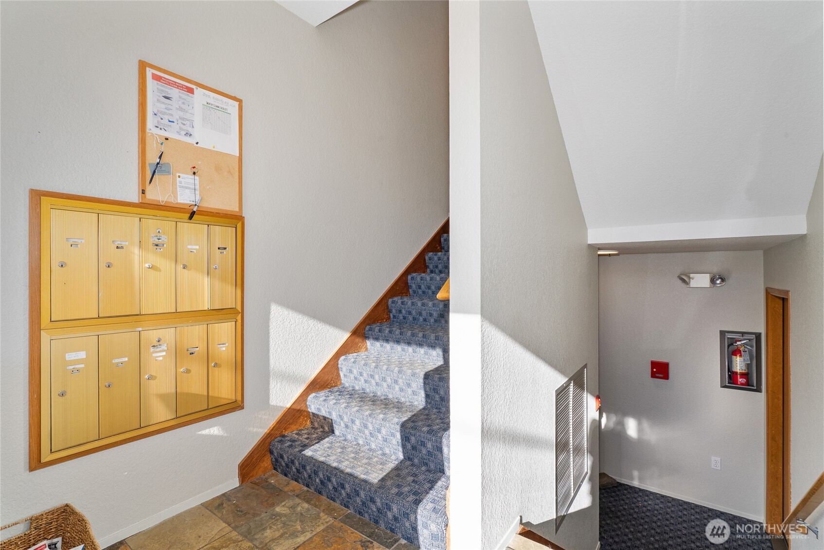 1400 NW 60th Street #202, Seattle, WA 98107