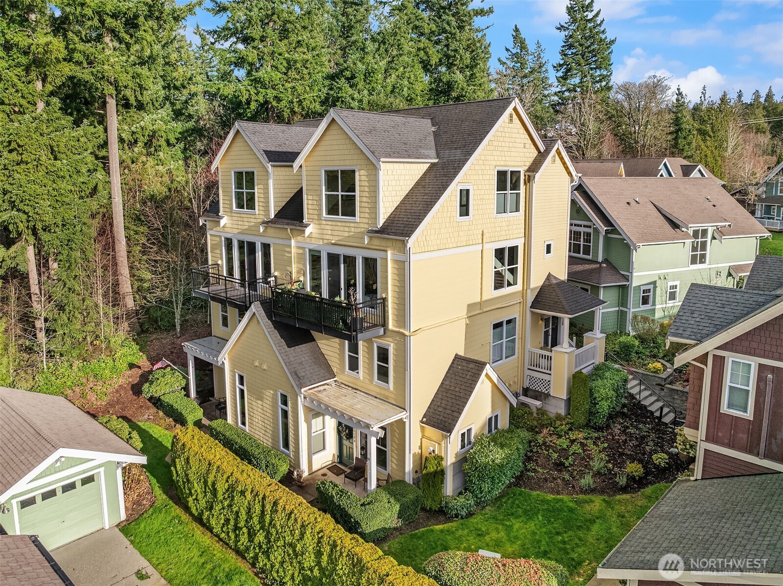 2012 NE Katsura Court #B, Issaquah, WA 98029