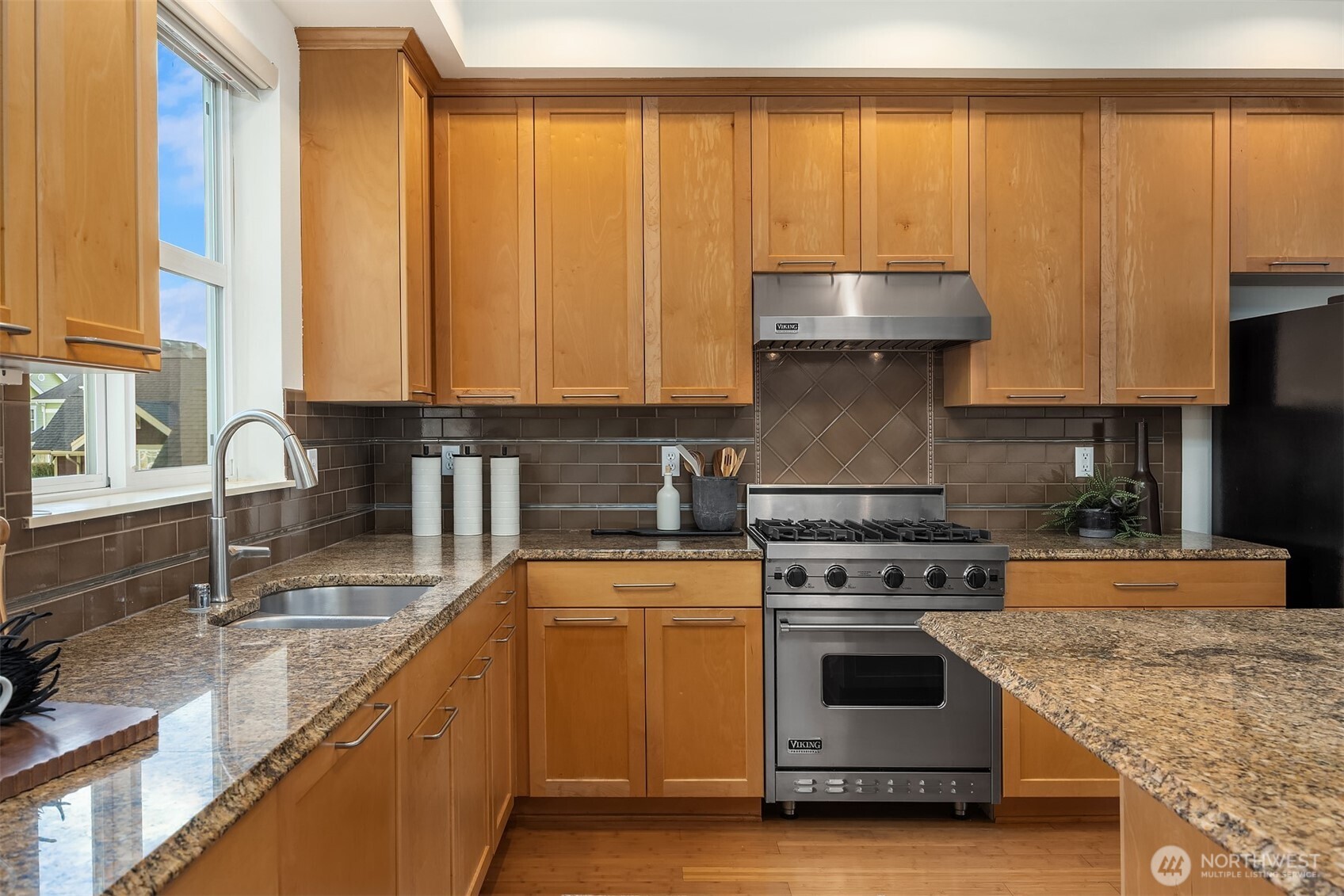 2012 NE Katsura Court #B, Issaquah, WA 98029