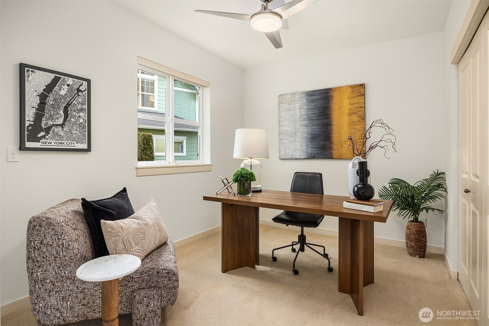 2012 NE Katsura Court #B, Issaquah, WA 98029