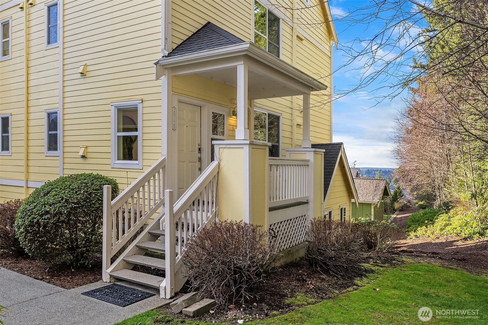 2012 NE Katsura Court #B, Issaquah, WA 98029