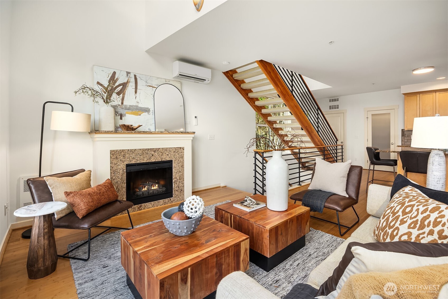 2012 NE Katsura Court #B, Issaquah, WA 98029