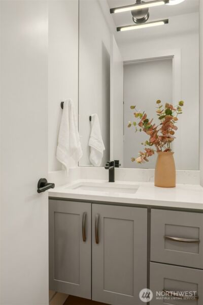 11909 90th Avenue NE, Kirkland, WA 98034 - Photo 16