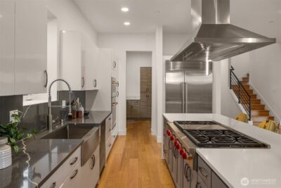 11909 90th Avenue NE, Kirkland, WA 98034 - Photo 9