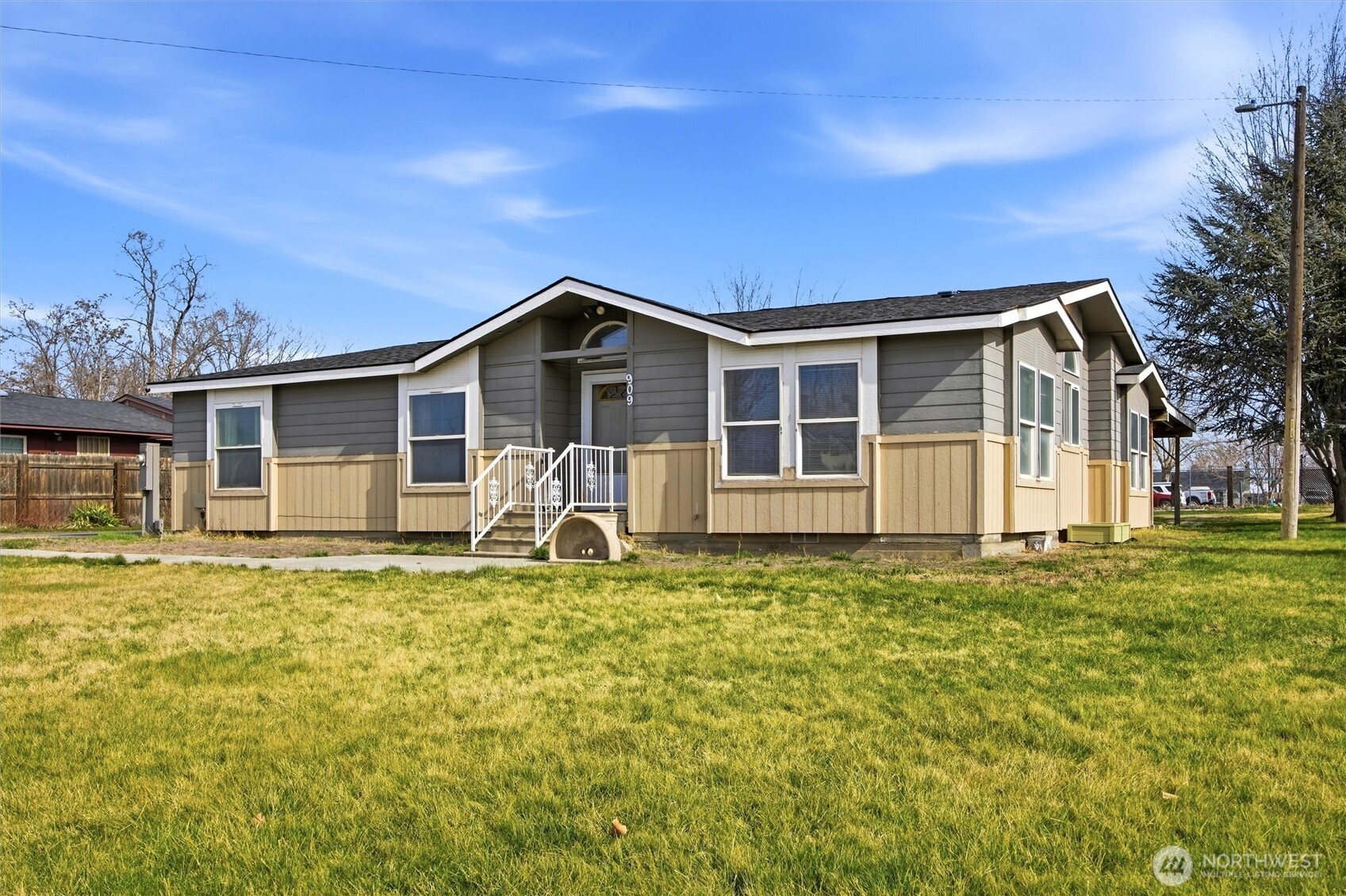 909 S Gum Street , Kennewick, WA 99336