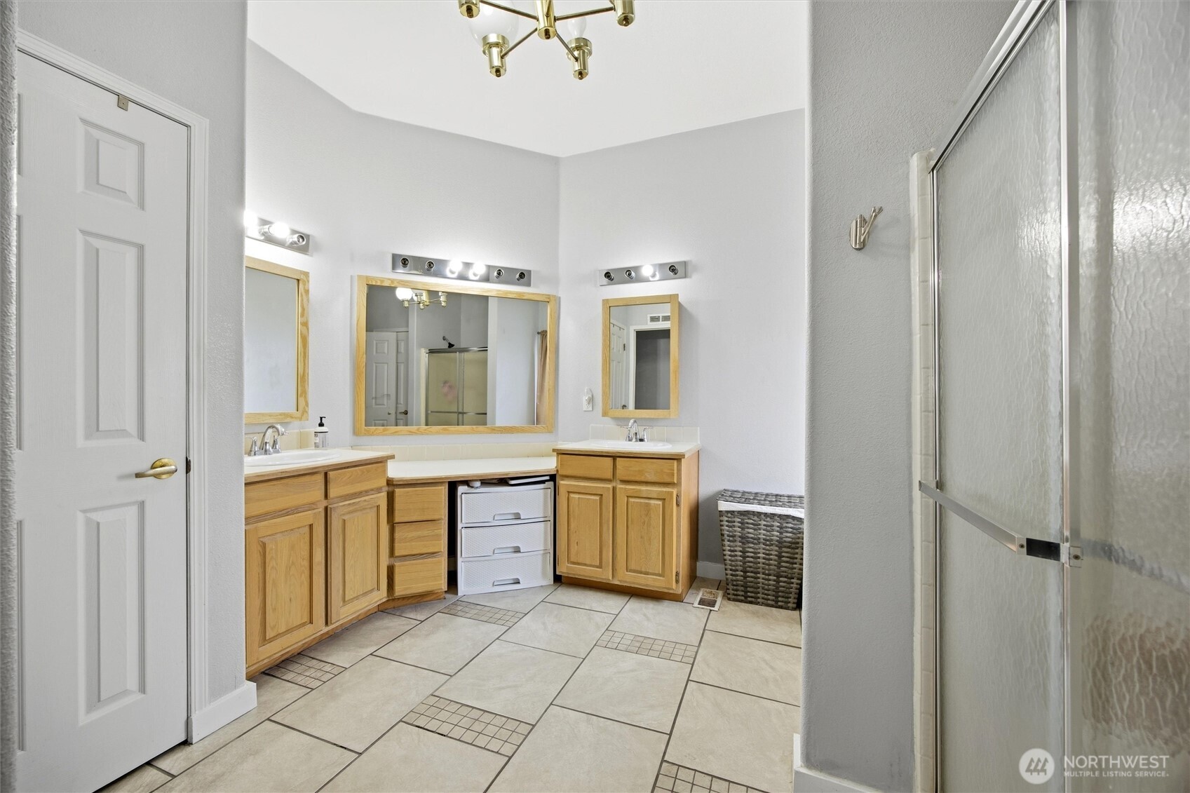 909 S Gum Street , Kennewick, WA 99336