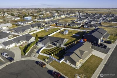 19 Royal Circle , Ephrata, WA 98823 - Photo 2