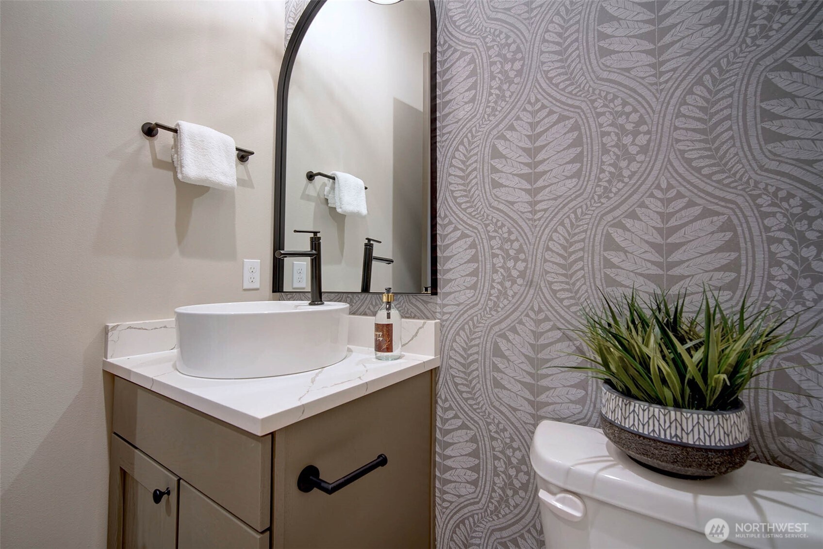 12813 NE 65th Lane , Kirkland, WA 98033