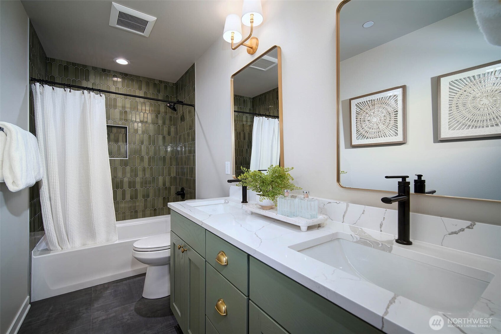 12813 NE 65th Lane , Kirkland, WA 98033