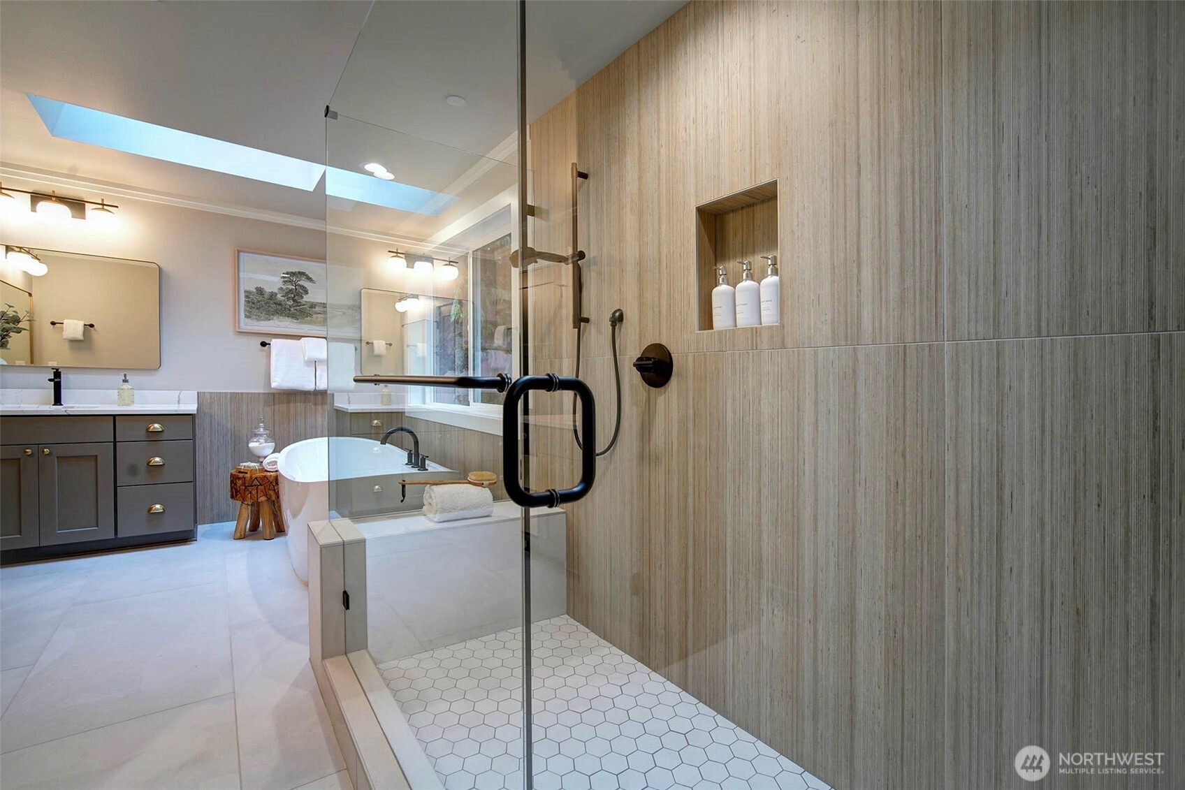 12813 NE 65th Lane , Kirkland, WA 98033